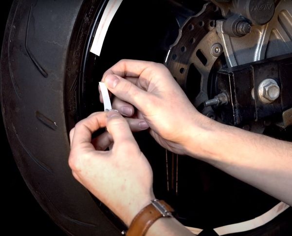 Applicazione cerchi di ruote