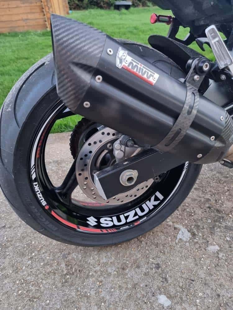 Vannetarrat Suzuki GSR 750 6 Stickers jante Suzuki GSR 750 - Kuva 6
