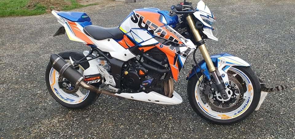 Vannetarrat Suzuki GSR 750 5 Stickers jante Suzuki GSR 750 - Kuva 5