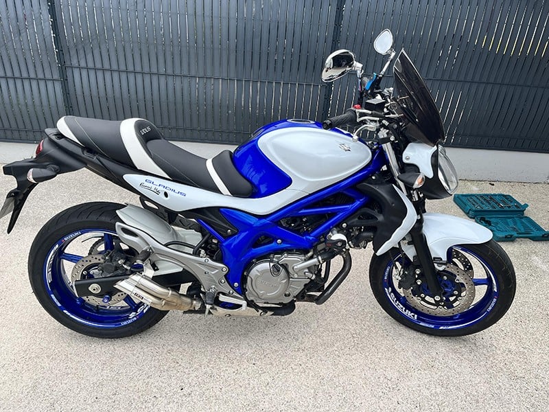 Adesivi per cerchi Suzuki Gladius 7 Stickers jante Suzuki Gladius - immagine 7