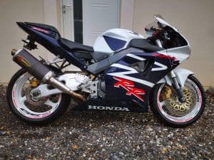 Scopri di più sull'articolo Comment choisir ses stickers jante moto personnalisés ?