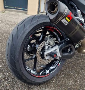Lee más sobre el artículo Comment Déposer stickers jante moto ?