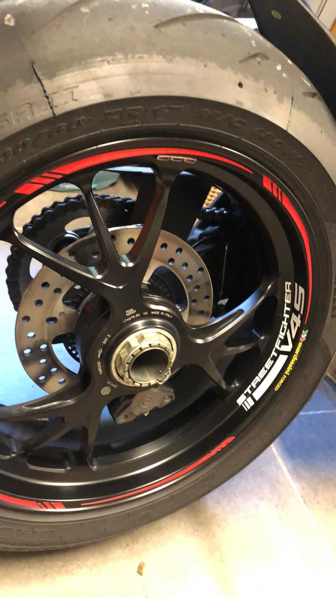 Nalepke za platišča Ducati StreetFighter V4S 3 Stickers jante Ducati StreetFighter V4S - Slika 3